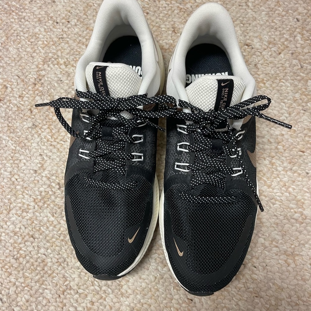 Nike Quest sneakers
